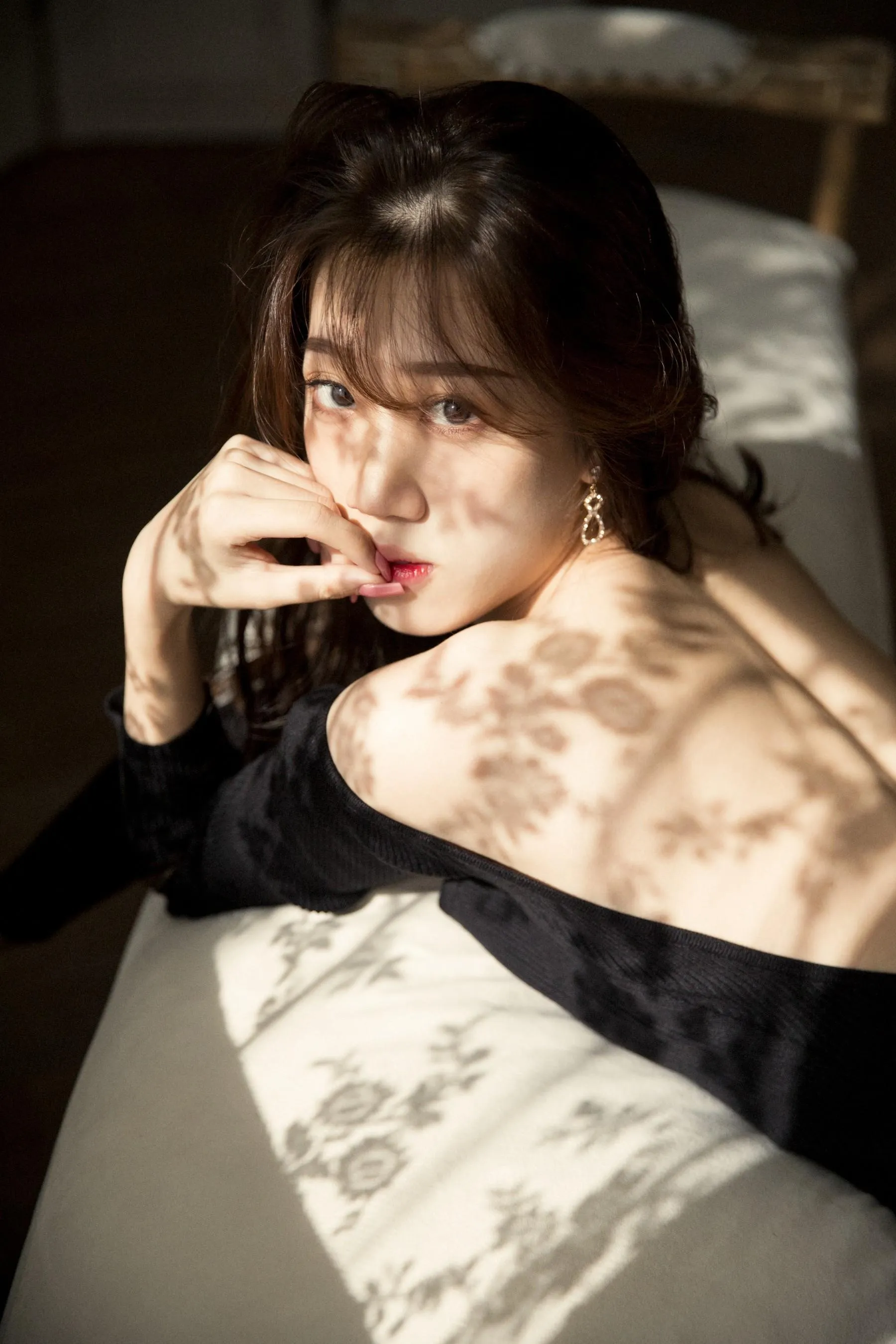 [YITUYU艺图语]2021.09.23 青春底色 一朵大晶晶 [25P]插图1